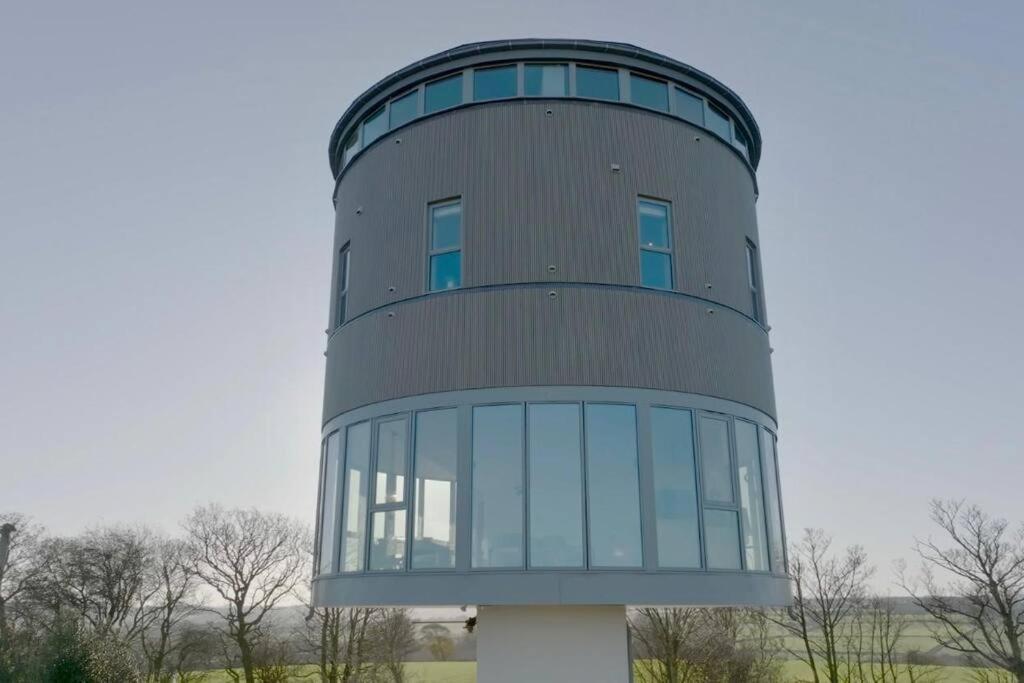 Luxury Converted Water Tower In Flockton Villa Emley Exterior photo