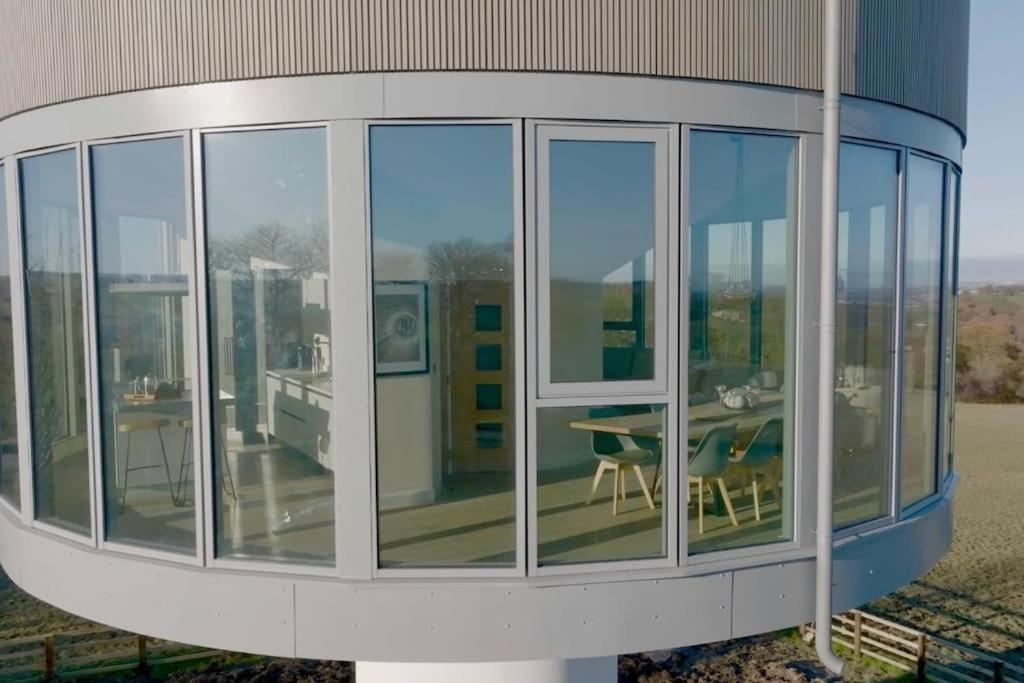 Luxury Converted Water Tower In Flockton Villa Emley Exterior photo